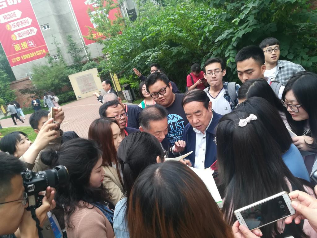 追寻文学队列中,有我们的研究生