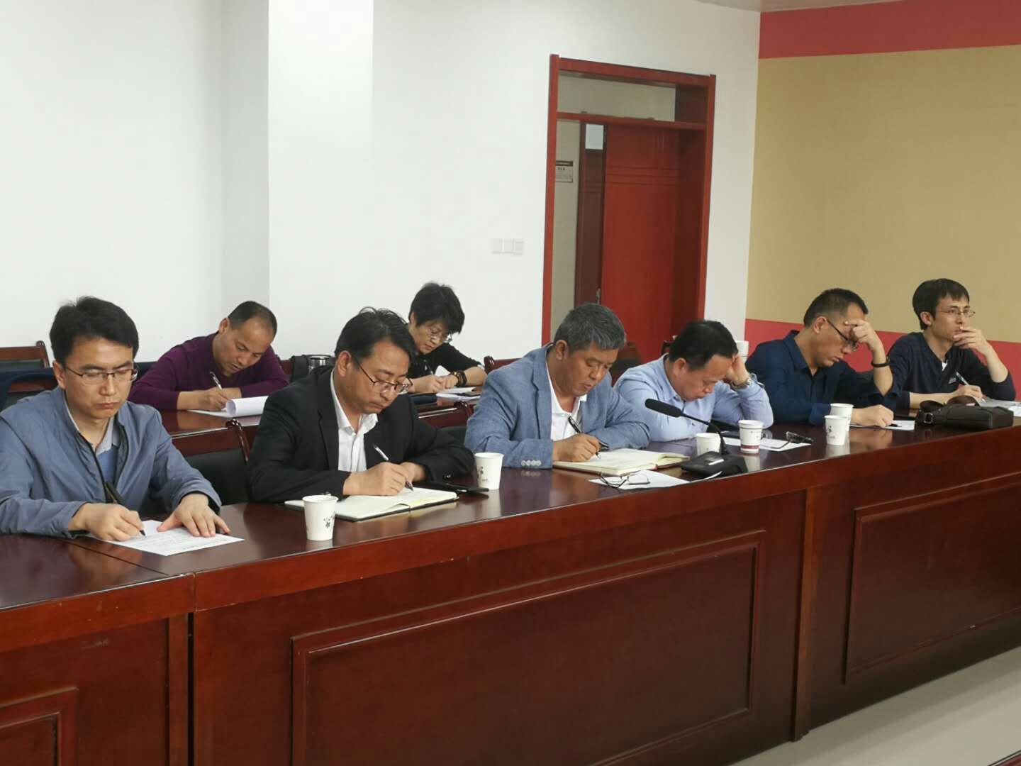维多利亚vic67教师认真聆听督导意见